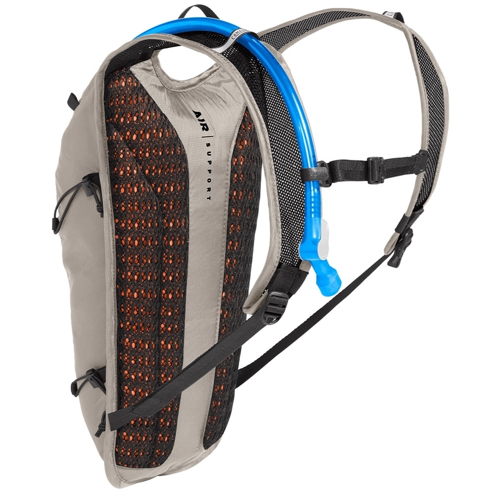 Camelbak Classic Light 2L Hydration Pack 6 Camelbak Classic Light 2L Hydration Pack - Image 6