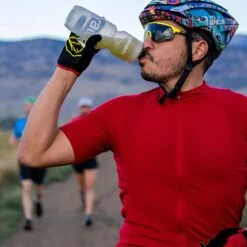 Skratch Labs Hydration Drink Mix 22g Strawberry Lemonade Single Serve -Camelbak Camp Shop 1275812 hydration drink mix 22g strawberry lemonade